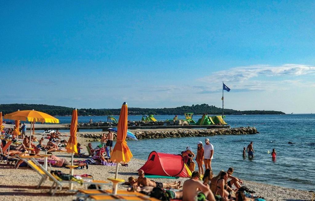Holiday Home Ivan Peroj Bagian luar foto